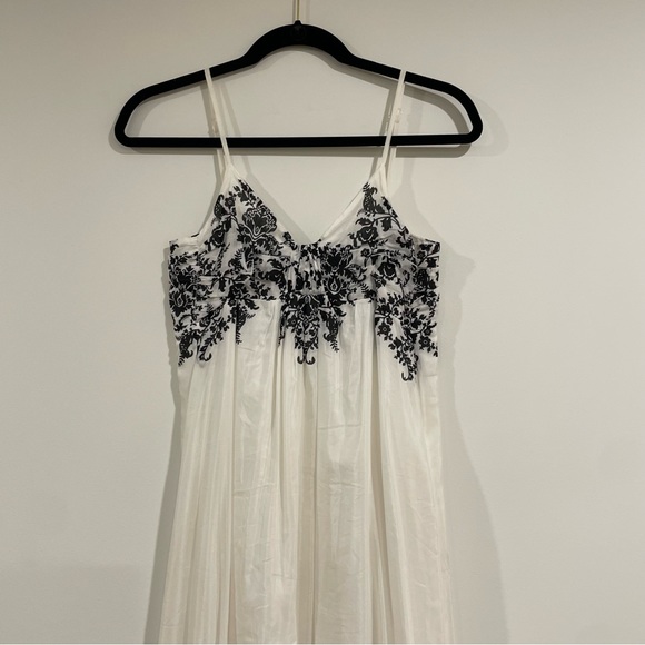 Young Fabulous & Broke white and black maxi dress size small spaghetti straps - Picture 2 of 4